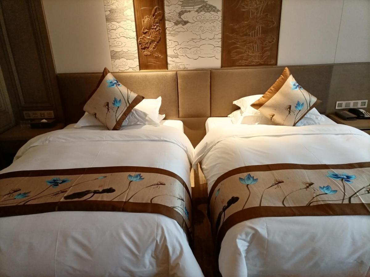 Baoying Jinling Hotel 외부 사진